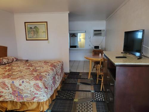 Emerald Inn - image 9