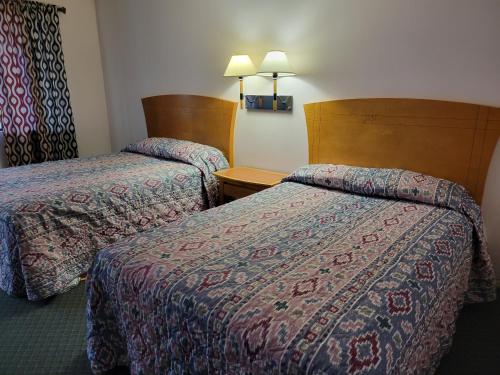 Emerald Inn & Lounge