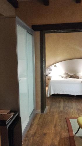 Zimmer mit Queensize-Bett und Whirlpool-Badewanne - Einzelnutzung Posada Real de Las Misas 39