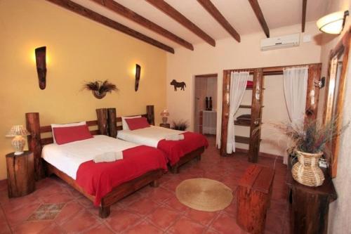 Mvubu Falls Lodge