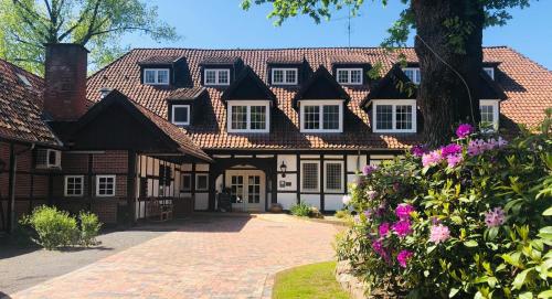 Landhotel Gutshof im Oertzetal in Oldendorf, Südheide - Hotel - Hermannsburg