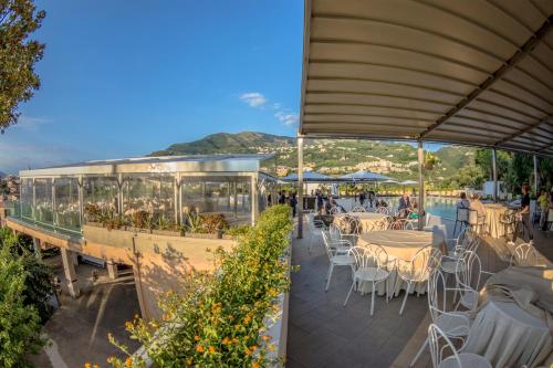 Ресторан, Grand Hotel Moon Valley in Віко Екуенсе