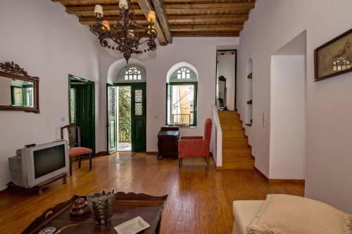 Luxury Cycladic Stonehouse in the old Heart of Tinos Town gîte à louer Tínos