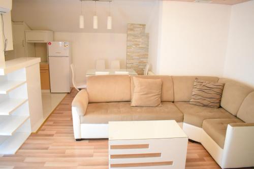 Apartments Holiday - main image