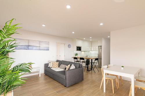 As de Casas - Valdes Center 1 - Los Cristianos