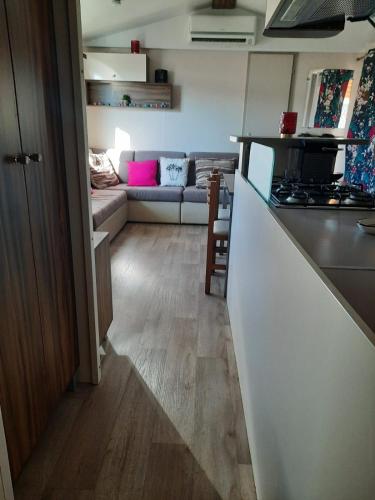 Létesítmények, Grand mobilhome spacieux 8 places frejus/straphael in Cais