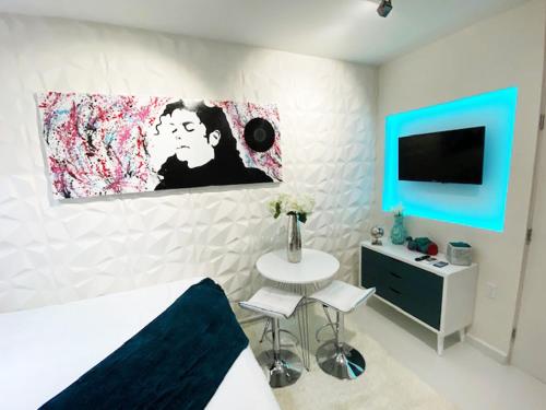 Chic Fun Apartment Studio Queen Bed Lux - 3