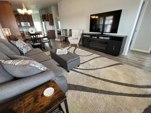Monte Vista Village Resort Mesa 3 Bed 2 Bath Age Restricted Must be 55 or more in Apache Junction