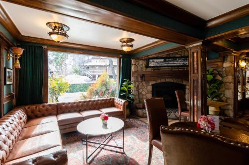 Saddleback Inn at Lake Arrowhead - image 14