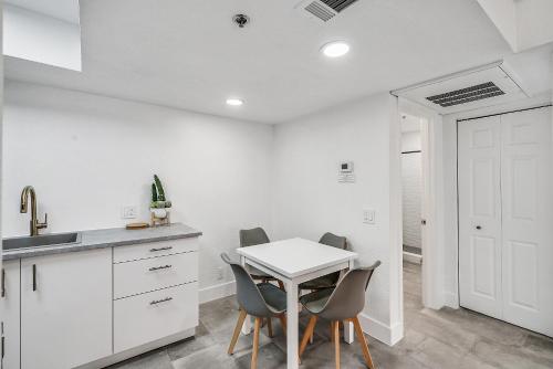 Condo close to Strip and Raiders Stadium, Las Vegas (fotografie 6)