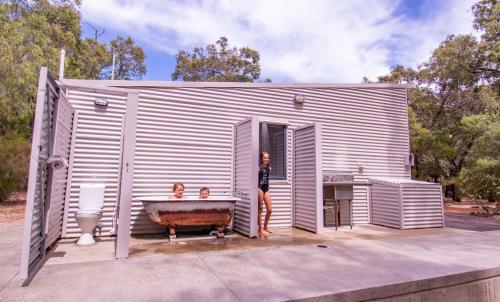 Fürdőszoba, Hamelin Bay Seaclusion in Hamelin Bay