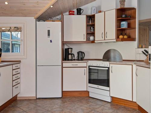  Three-Bedroom Holiday home in Hemmet 14 in Falen
