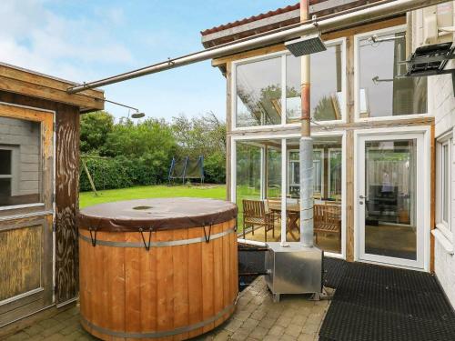 Four-Bedroom Holiday home in Vinderup 2 - main image