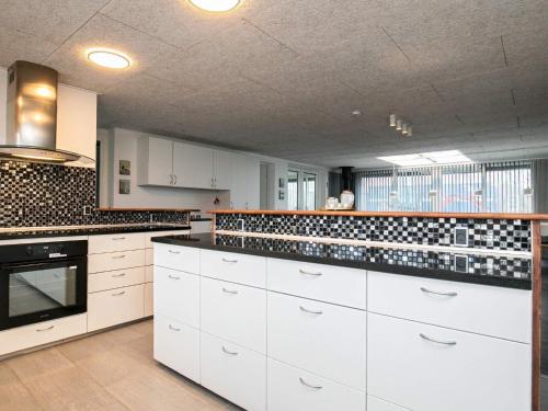 Four-Bedroom Holiday home in Vinderup 2 - image 12