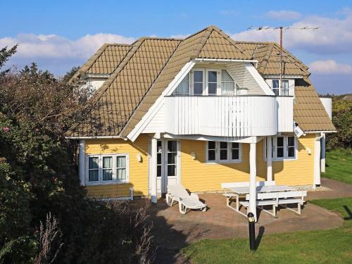 Four-Bedroom Holiday home in Blåvand 28 - image 12