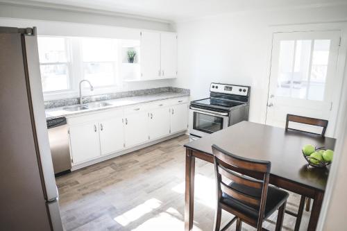 Modern Cottage Near Hospitals and Brewery! in Morganton, USA