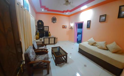 VISAVA Home Stay in Kurul