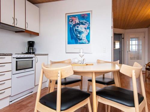 6 person holiday home in Grenaa