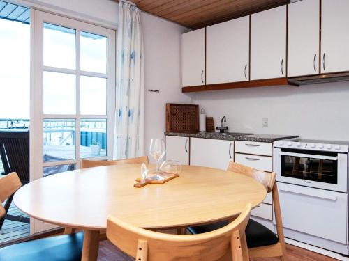 6 person holiday home in Grenaa