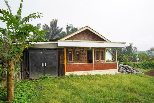 OYO Homes 90914 Eco Tourism Desa Cipada Bukit Senyum Homestay Syariah