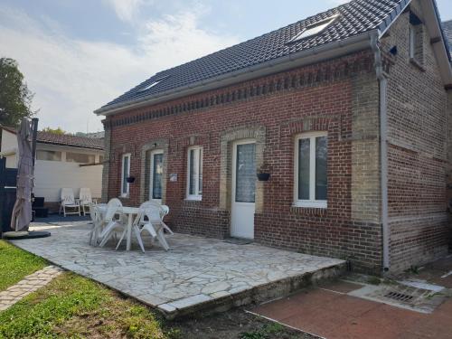 "L'étape Normande" Gite 70m2 terrasse terrain clos 500 m2 3 voitures