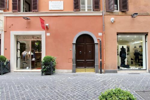 ROMAC - Condotti Suite by Spanish Steps - image 6