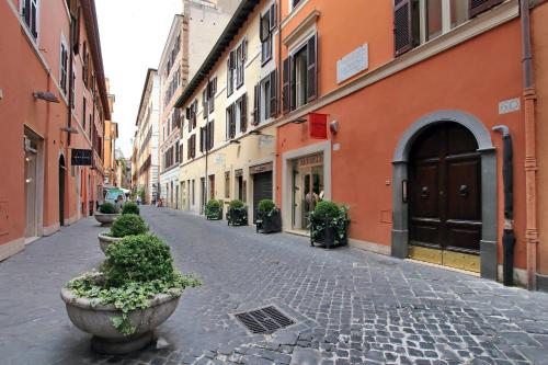 ROMAC - Condotti Suite by Spanish Steps - image 10