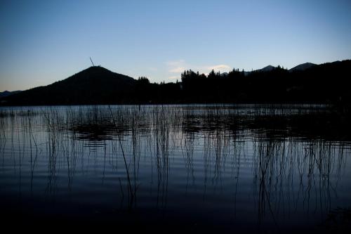 Los Juncos Patagonian Lake House