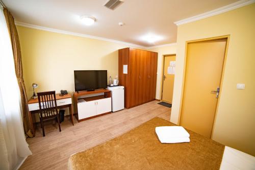 Chagala Hotel Aksai photo 1