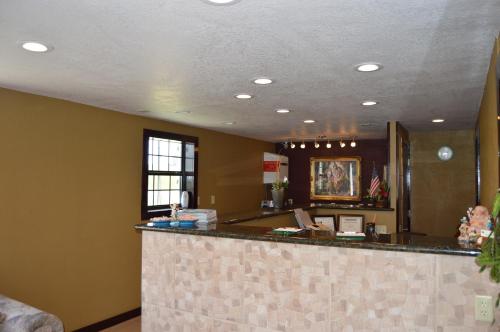Travel Inn Weatherford - 로비