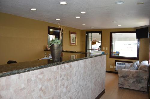Travel Inn Weatherford - 로비