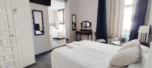 Casa Consell Bailen Guest House - image 3