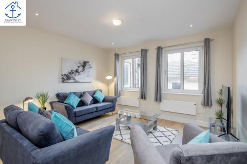 Picture of Spacious Luxury 2 Bed Apartment By 7 Seas Property Serviced Accommodation Maidenhead With Parking An