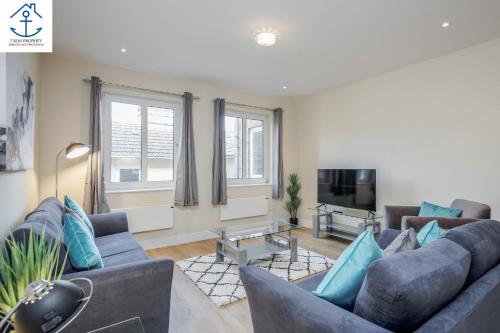 Picture of Spacious Luxury 2 Bed Apartment By 7 Seas Property Serviced Accommodation Maidenhead With Parking An