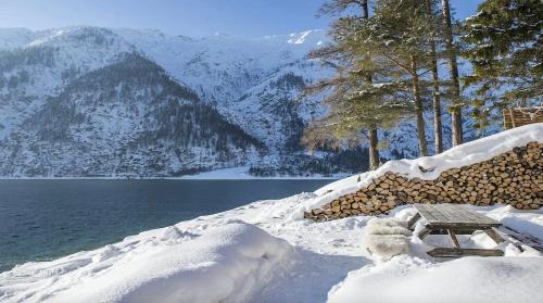 Urban Mountain Chalet with Lake View