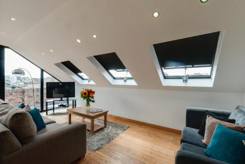 Base Serviced Apartments - Sir Thomas Street, Liverpool (photo 8)