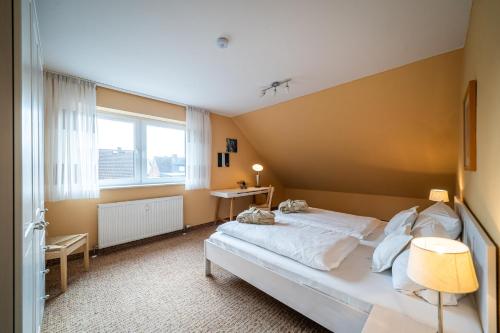 Waldhotel Tannenhäuschen - image 2