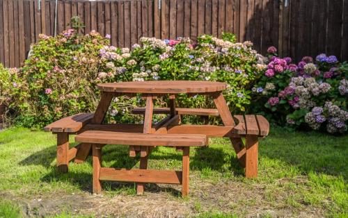 Facilities, 1 Bed House - Sleeps 2 - Parking - Wifi in Great Horton