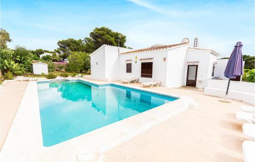 Awesome home in Mercadal with Outdoor swimming pool, WiFi and 3 Bedrooms gîte à louer Port d'Addaia