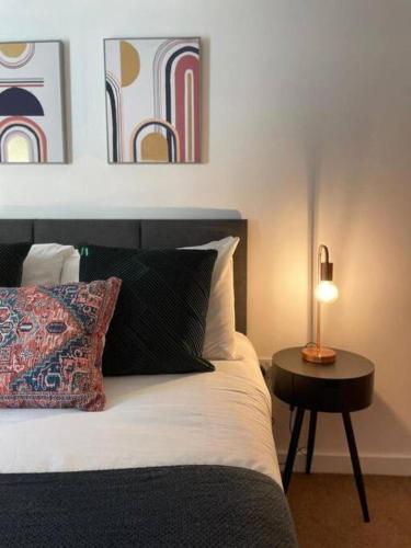 Quayside by Mia Living (one bedroom apartment near Cardiff Bay)