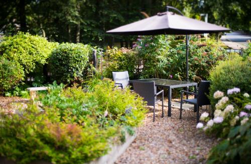 Fountains Guest House - Harrogate Stays with FREE PARKING - image 2