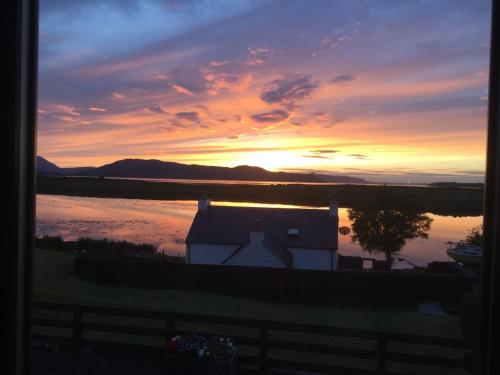 Tidal Cottage On The Shore Isle of Skye