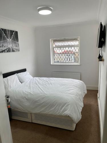 Charming 5-Bed House in Mitcham gîte à louer Carshalton