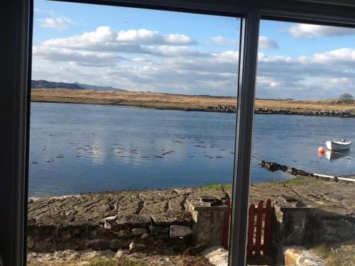 Tidal Cottage On The Shore Isle of Skye