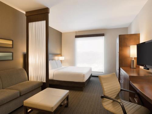 Hyatt Place San Jose Pinares in Pinares