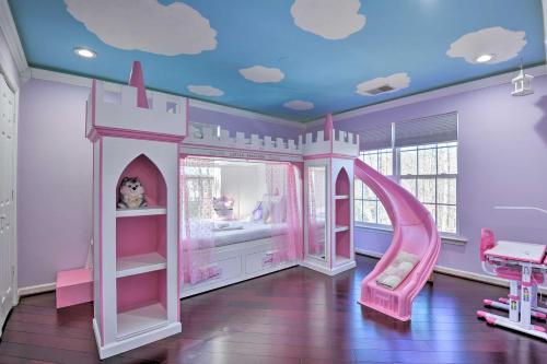 Spacious Family Home 16 Mi to Downtown Baltimore! in 埃利科特城