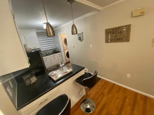 A Modern Apt close to downtown in Lancaster, USA