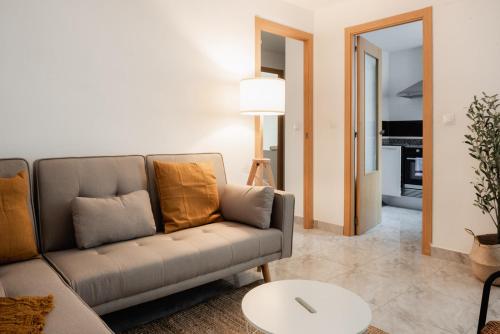 Apartamentos FV Flats Valencia - Mestalla III - image 2