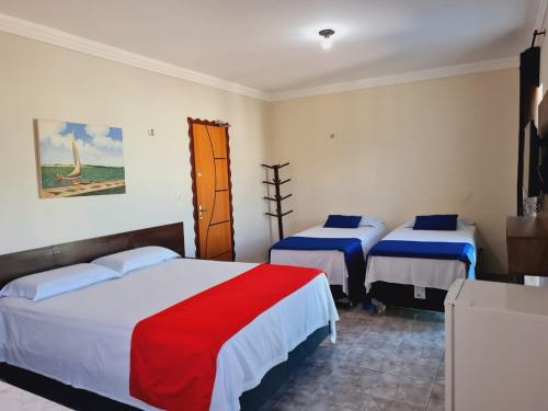 1 double bed, 2 twin beds