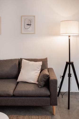 Apartamentos FV Flats Valencia - Mestalla II - image 9